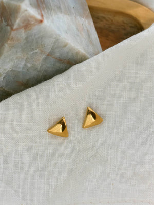 Clous d'oreilles SHE IS Fearless doré