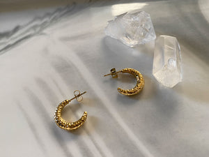 Clous d'oreilles Croissant de lune doré