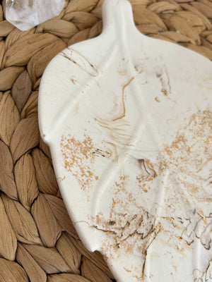 Plateau à bijoux feuille marbre et or