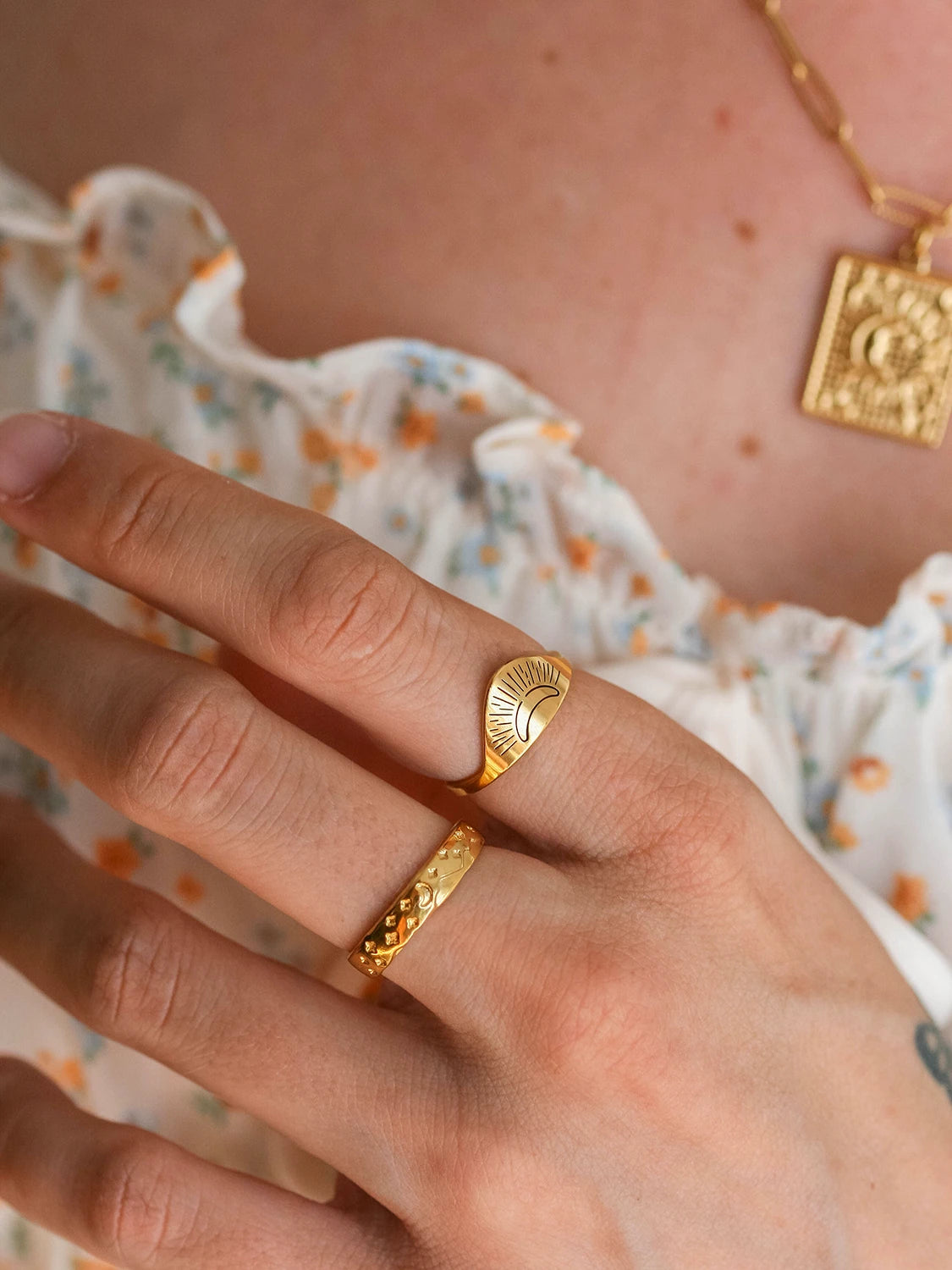 Gold Vida Ring