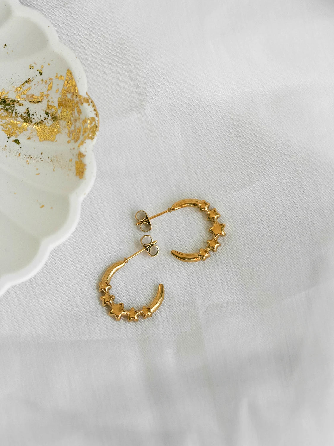 Clous d'oreilles June doré