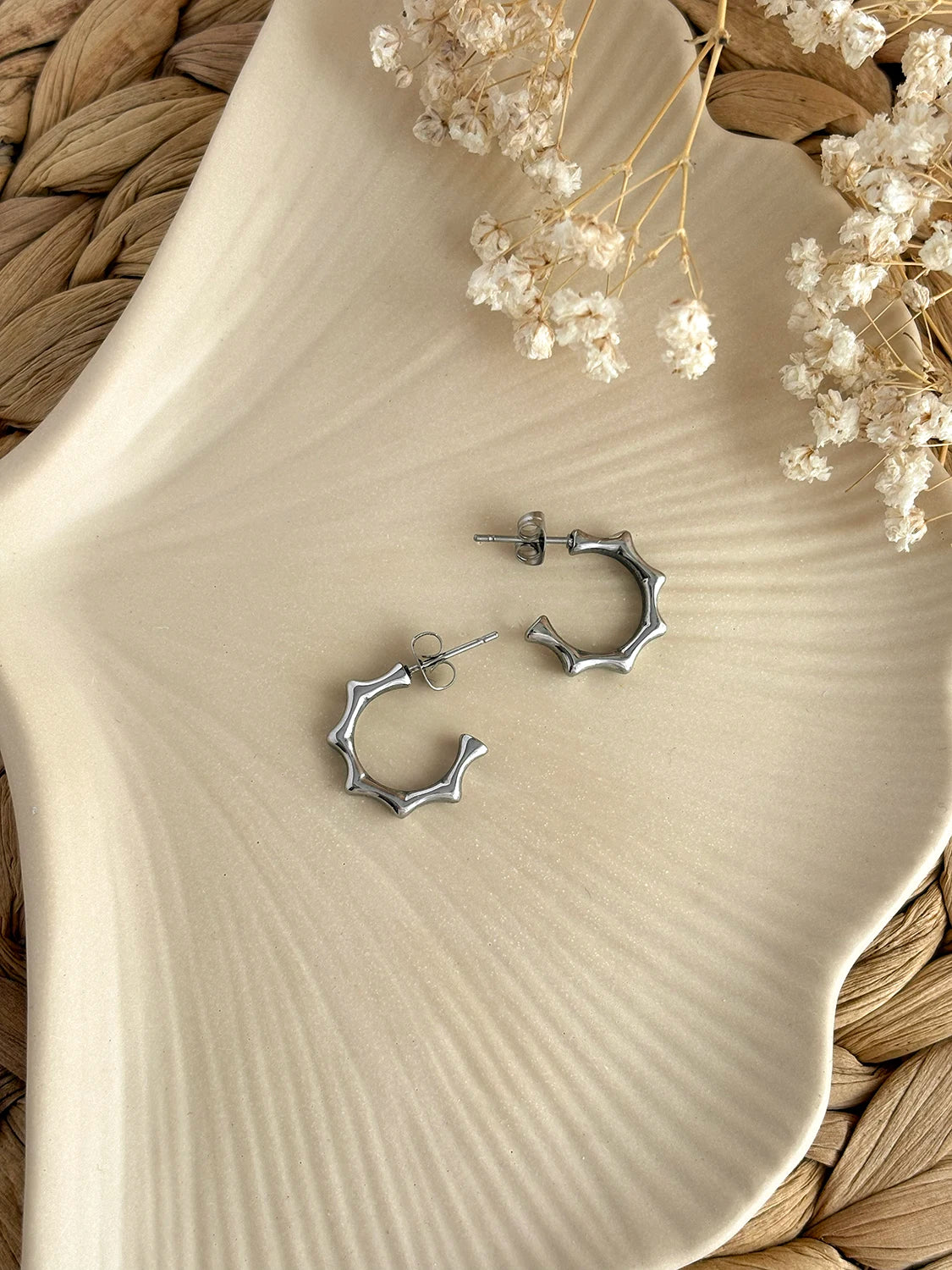 Clous d'oreilles Déesse