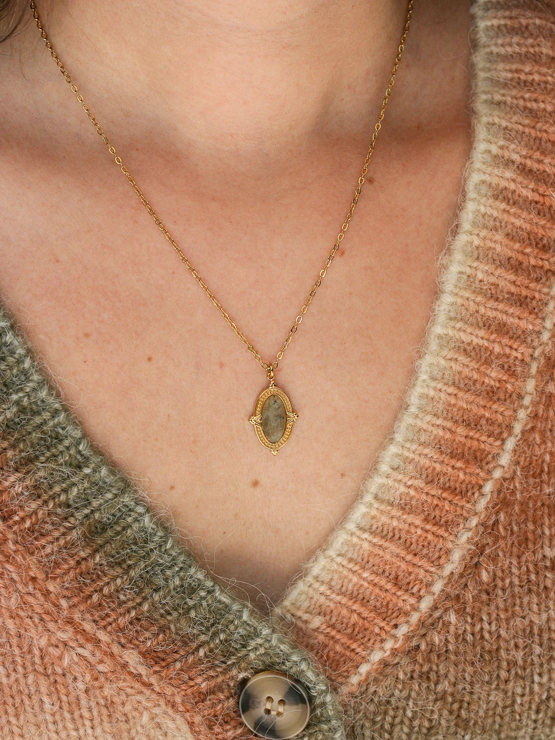 Collier Bouclier (Labradorite)