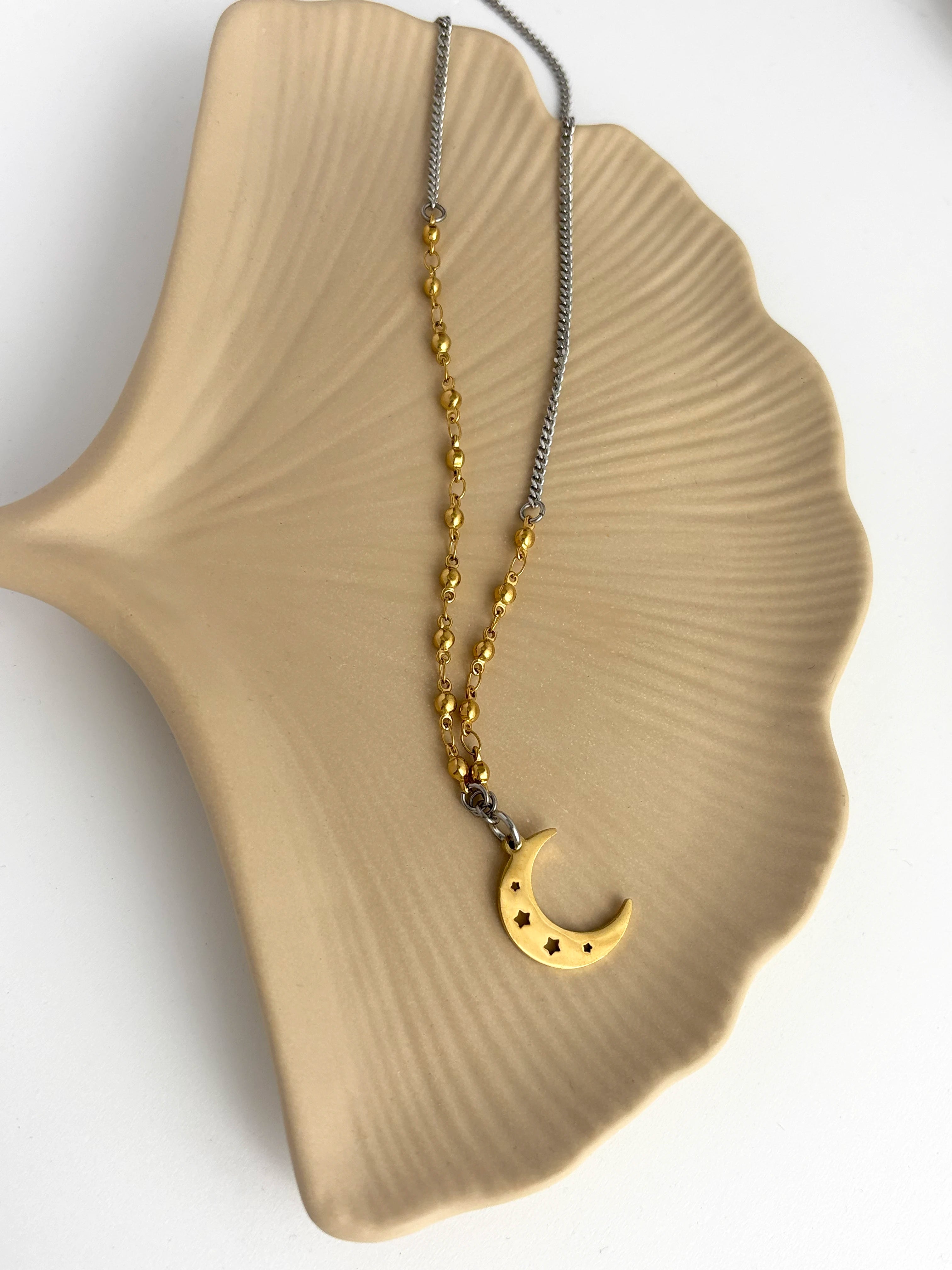 Collier Hëna