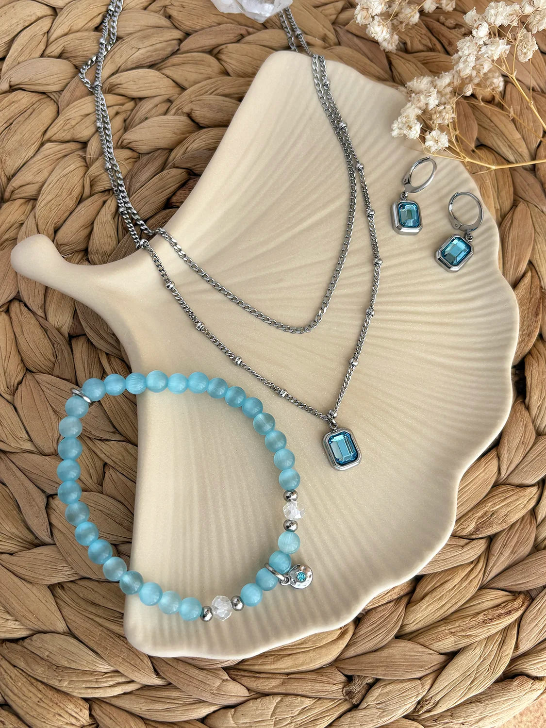 Renouveau set