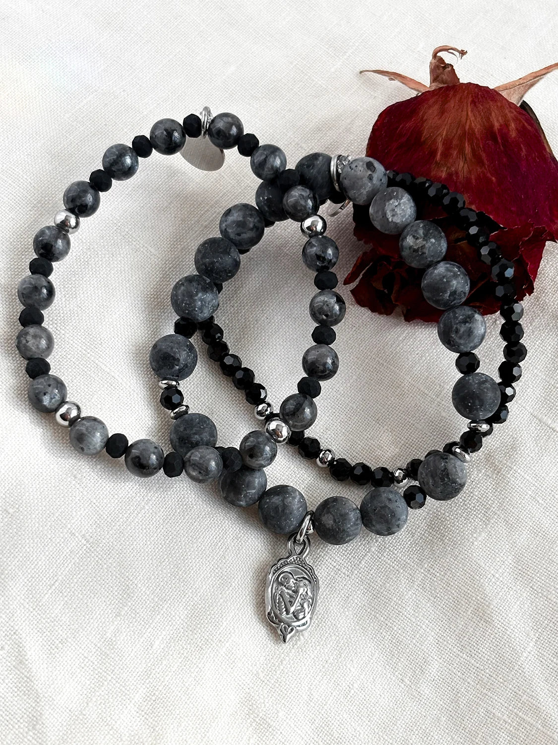 Ensemble Dark Romance