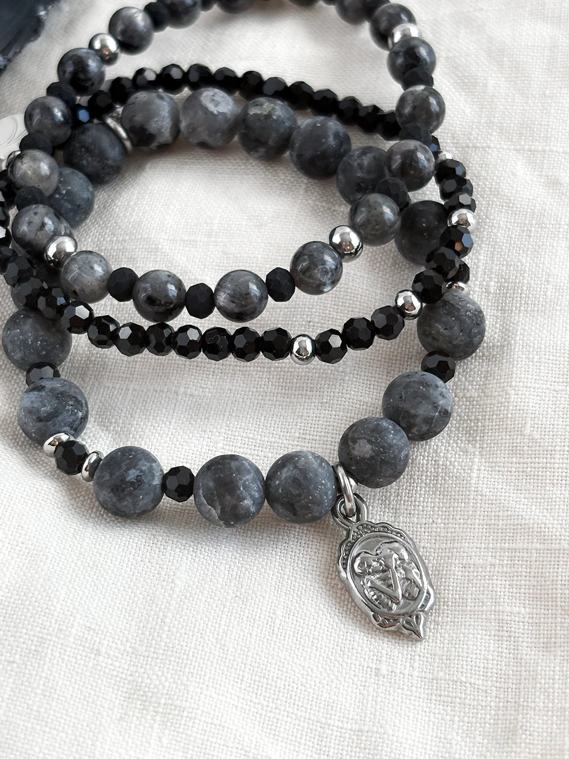 Ensemble Dark Romance