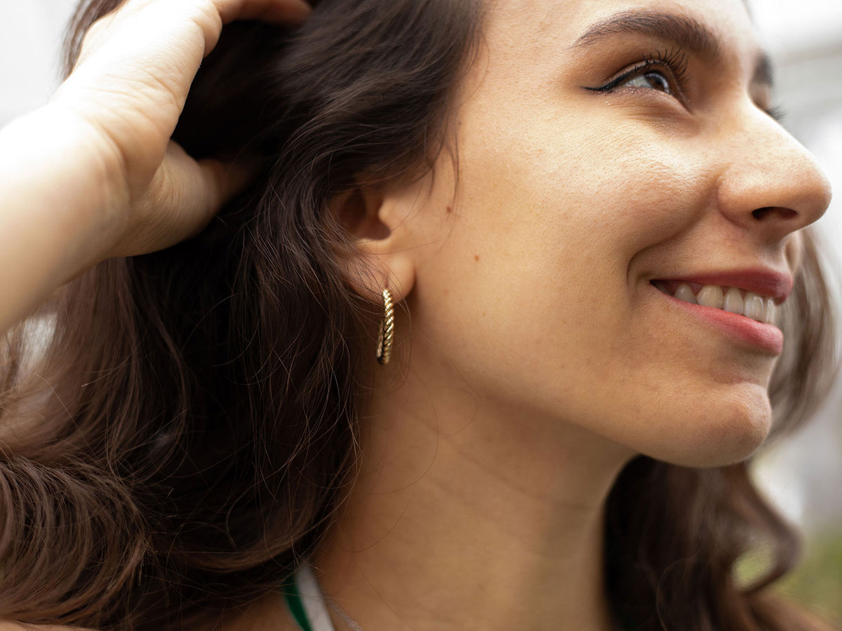 Clous d'oreilles Torsade dorée