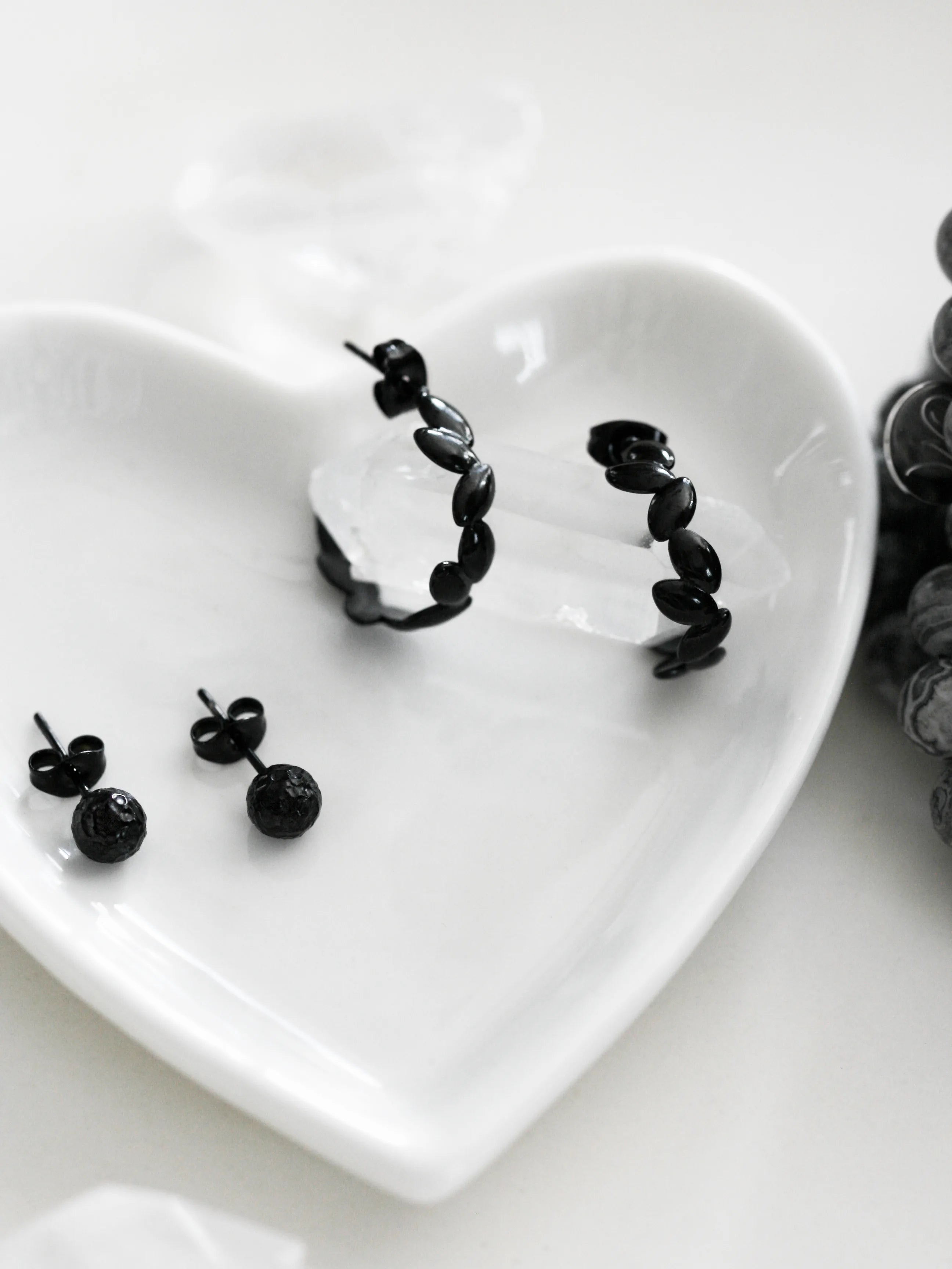 Clous d'oreilles Baccara noir