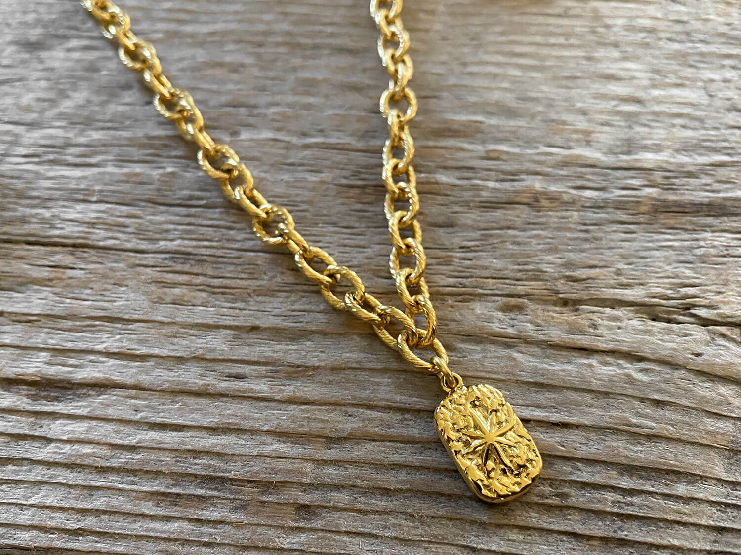 Collier Mistral
